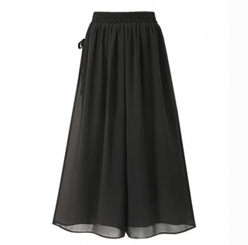 بنطلون بقصه واسعه مريحة ،