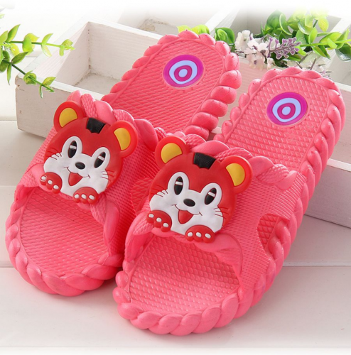 شبشب للأطفال بشكل جذاب وجميل ،