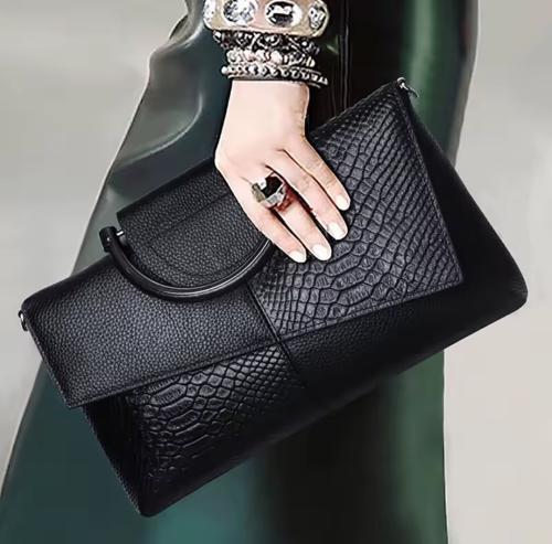 حقيبة يد وكتف مميزة من الجلد