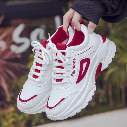 حذاء رياضي جذاب ، بألوان رائعة