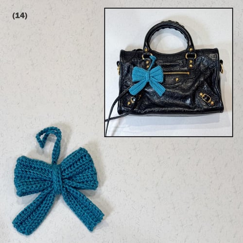 تعليقة شنطة فيونكة (bow bag charm)