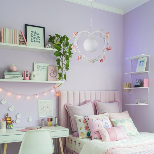 ثريا بناتي راقية شكل قلب مزين بالورود