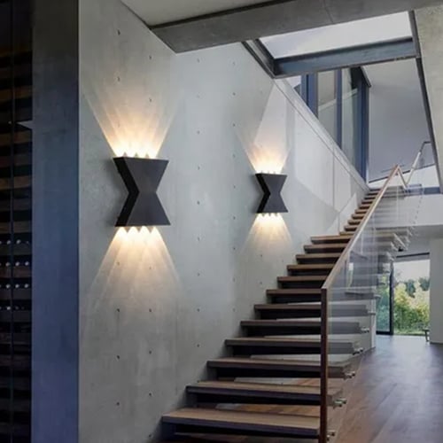 أبليك حائط خارجي مثلثين 6 لمبات اطار اسود