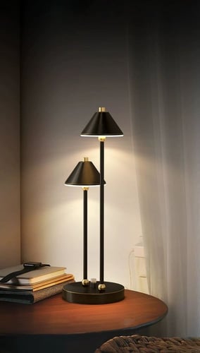 ابجورة كلاسيك شكل قمعين أسود