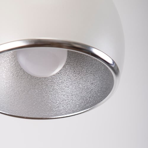 علاقي إنارة ابيض لامع