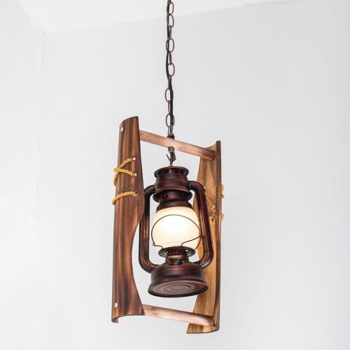 ثريا تراثيه علاقي بقاعدة خشبية