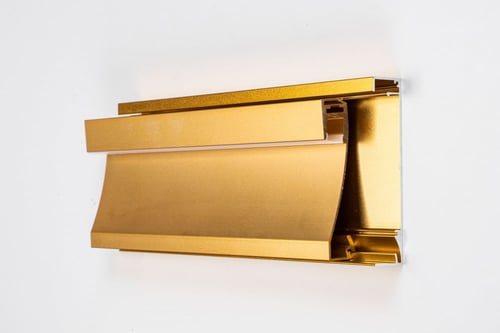 مجرى انارة ذهبي كورنيش عرض 1.6 سم ارتفاع 8 سم