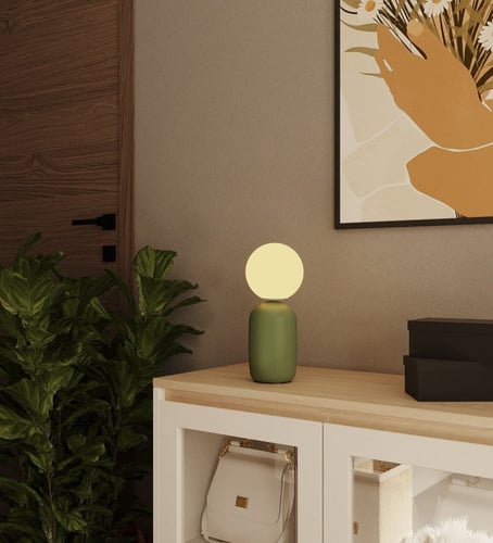 ابجورة طاولة حديد اخضر مع كرة مضيئة