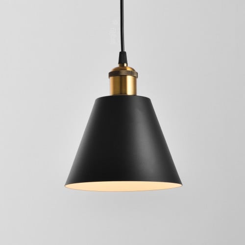 لمبة علاقية قمع اسود