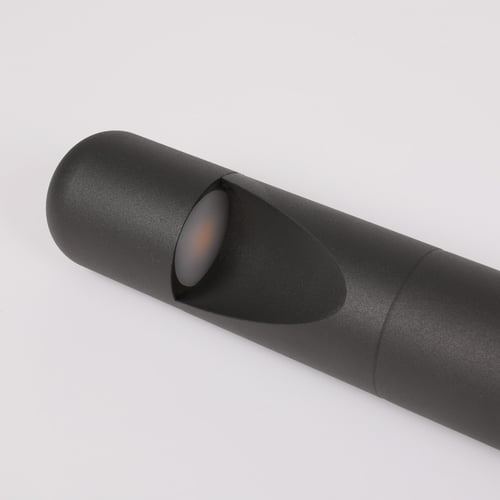 عمود إنارة الحدائق باللون الأسود