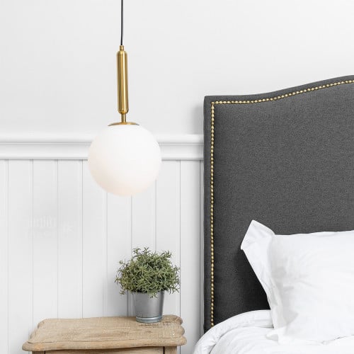 إنارة معلقة ذهبية زجاج كروي ابيض