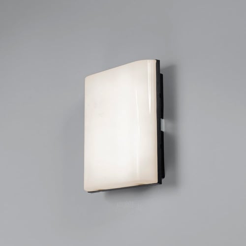 كشاف سور مربع بلون اسود وإنارة صفراء