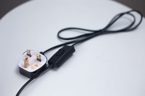 ابجورة طاولة أنيقة شكل القمر بلون اسود