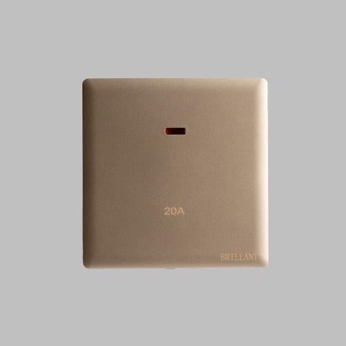 مفتاح سخانة 20 A ذهبي لايت برلنت