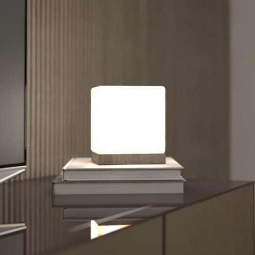 ابجورة طاولة مربعة بقاعدة خشبية