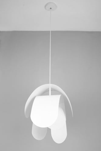 معلقة حديد مودرن شرائح بيضاء