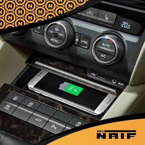 شاحن لا سلكلي للسيارة