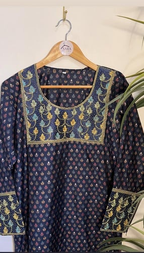 مخور نسائي مورد كحلي ( S )