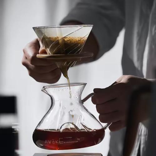 سيرفر زجاجي MUVNA TornadoGlow بتصميم دوّامي - سعة...