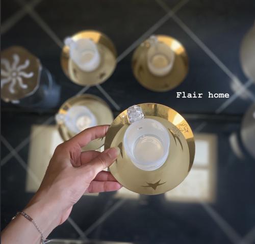 طقمين أثر ذهبيّ + مبخر ذهبيّ