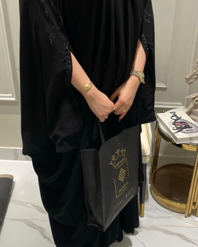 عباية بشت قطري فاخرة بقماش كريب ملكي وتطريز ملكي ع...