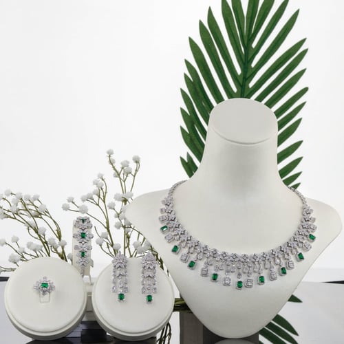 طقم زركون فضي اخضر