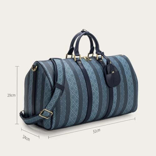 A spacious bag suitable for you on your trips in navy blue.
