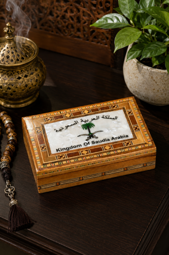 صندوق خشبي مطعّم تراثي – علبة حفظ فاخرة بنقوش هندس...