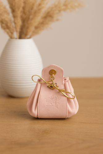 كيس هدايا مخملي فاخر برباط ذهبي