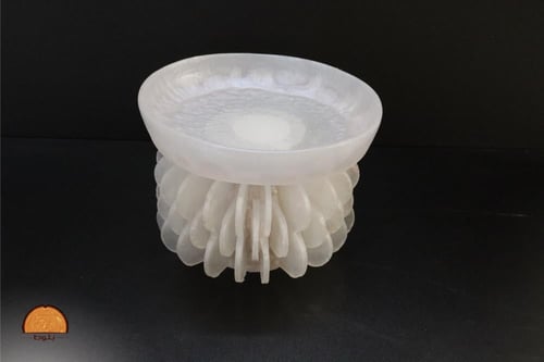 صحن تقديم مرتفع بقاعدة بتلات ديكور