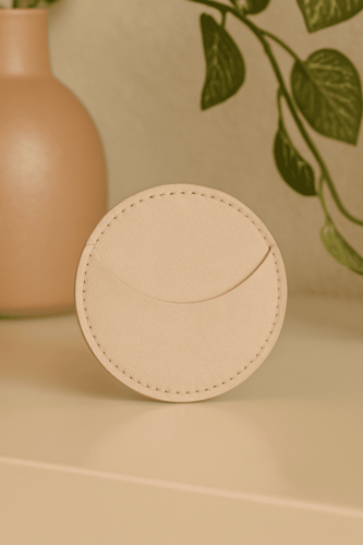 حامل هدايا جلد دائري بجيب