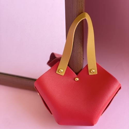 علبة توزيعات جلدية بمقبض فاخر