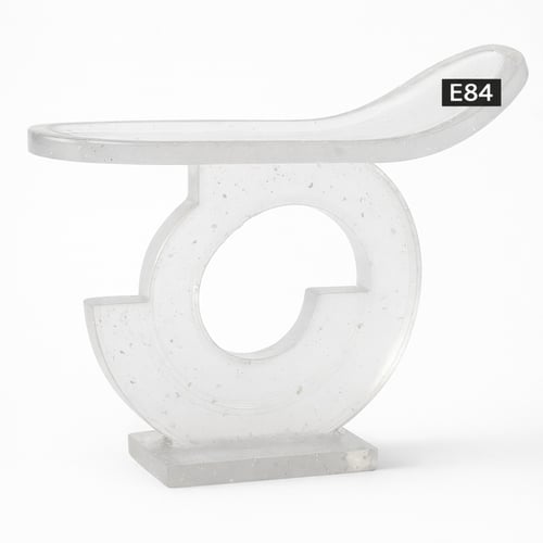 صحن تقديم شفاف على حامل دائري