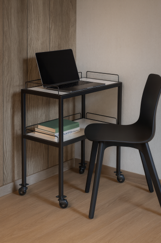 طاولة متحركة