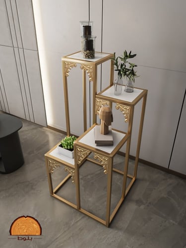 طقم ستاند ديكور ثلاث قطع متدرجة بإطار مزخرف وسطح ر...