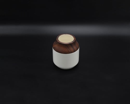 فازة ورد صناعي