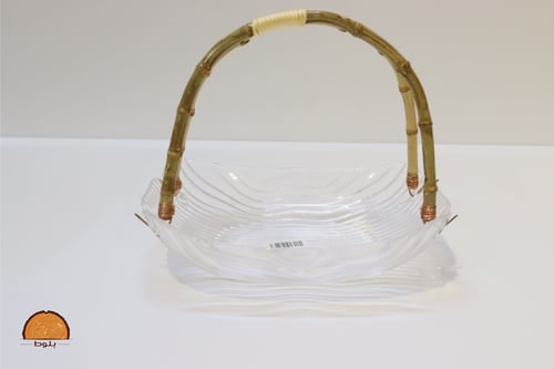 سلة زجاج شفافة بمقبض خيزران