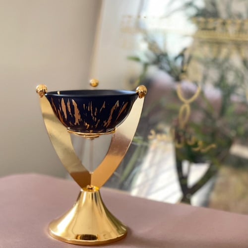 مبخرة فاخرة بتصميم كأس ذهبي