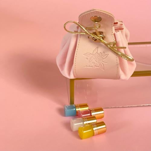 كيس هدايا مخملي فاخر برباط ذهبي