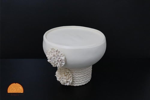 صحن تقديم حلويات وضيافة بتصميم فني