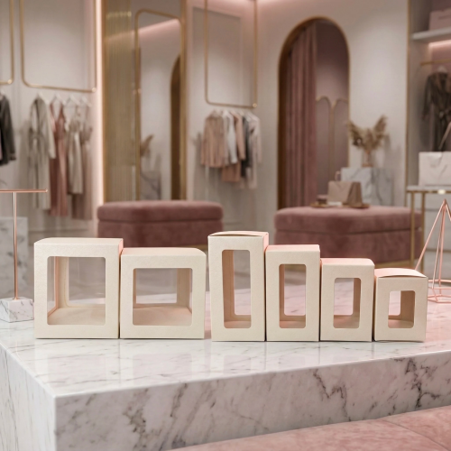 علب هدايا و افراح مكعبة بنافذة شفافة (20 علبة )