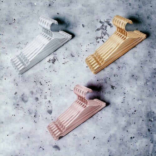 علاقة - علاقات ملابس الومنيوم ملونة ( 12 حبة )