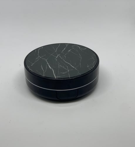 علبة عدسات متعددة الالوان