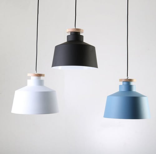 ثريا مفرد أزرق مع قاعدة خشبية مسطحة