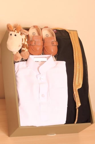 بوكس الاكريلك ( ثوب وبشت )