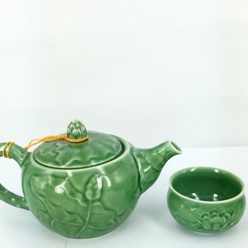 طقم مكون من 8 قطع للون اخضر