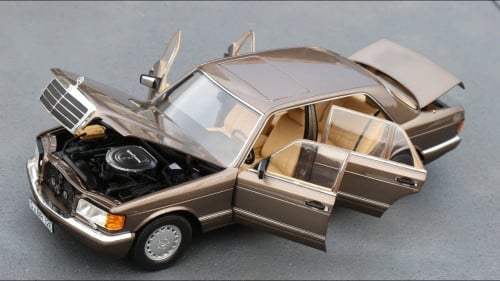 Mercedes-Benz 560 SEL W126 year 1985-1991 Brown 1:...