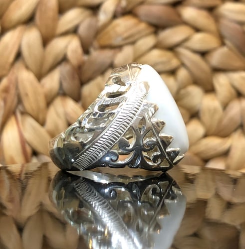 خاتم الفضة عقيق يمني أبيض طبشوري صياغة حجازية مميز...