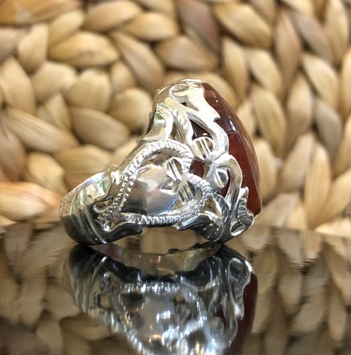 خاتم الفضة عقيق يمني كبدي مزعفر صياغة حجازية مميزة...