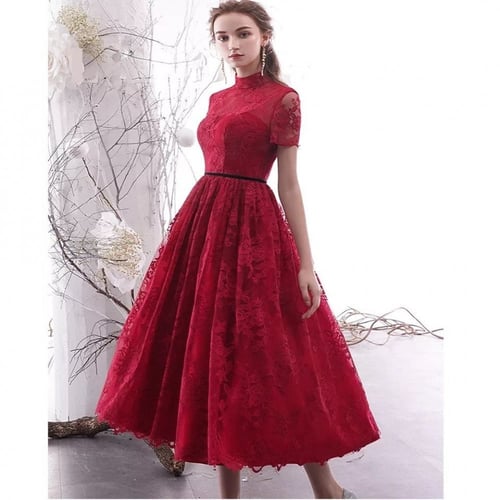 فستان احمر من الدانتيل
